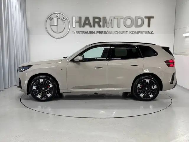 BMW X3 view 3