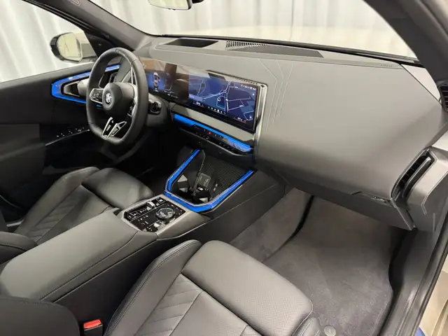 BMW X3 view 8