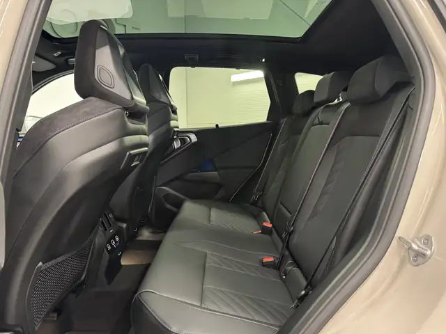BMW X3 view 14