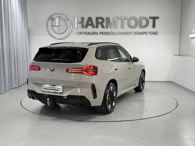 BMW X3 view 5