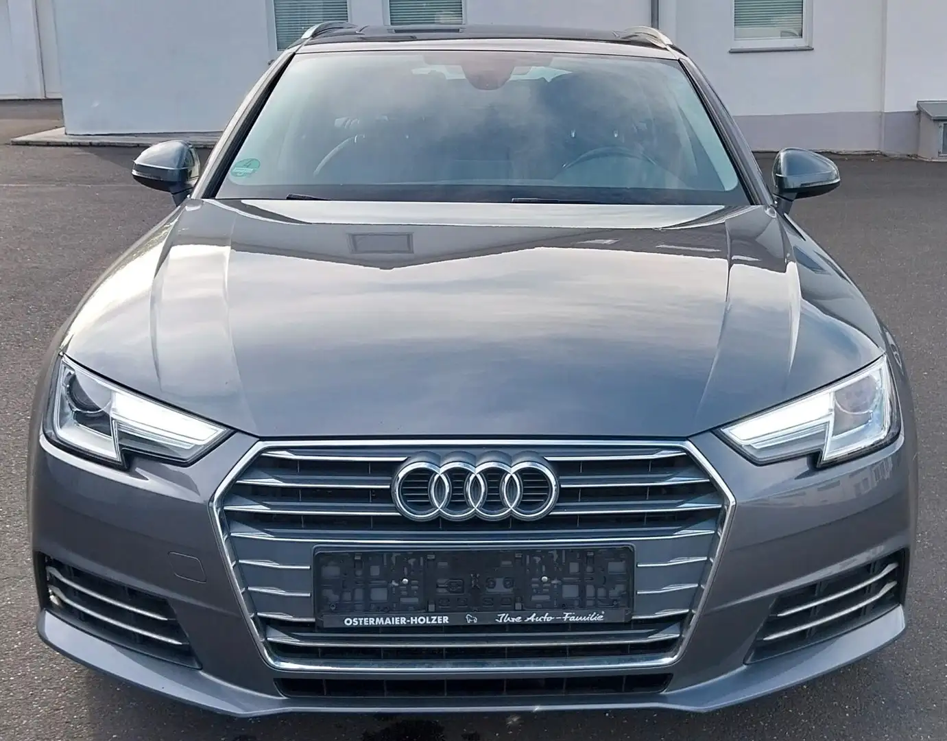 Audi A4 Avant sport Temp.Navi Pano 1.Hd. Scheckheft Gris - 2