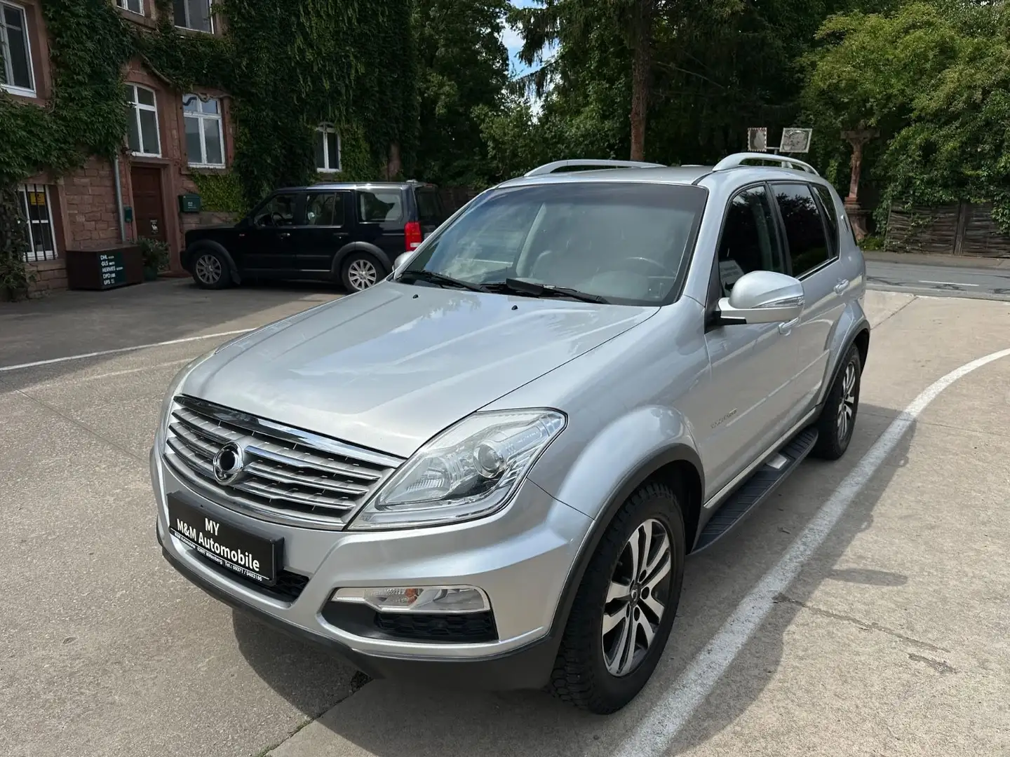 SsangYong Rexton Rexton W Sapphire 4WD/Automatik/Leder/AHK 2.6T Zilver - 1