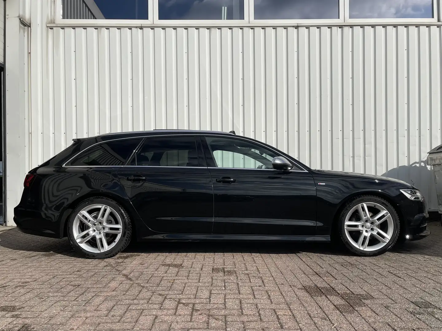 Audi A6 1.8 TFSI u. Prem Edition Zwart - 2