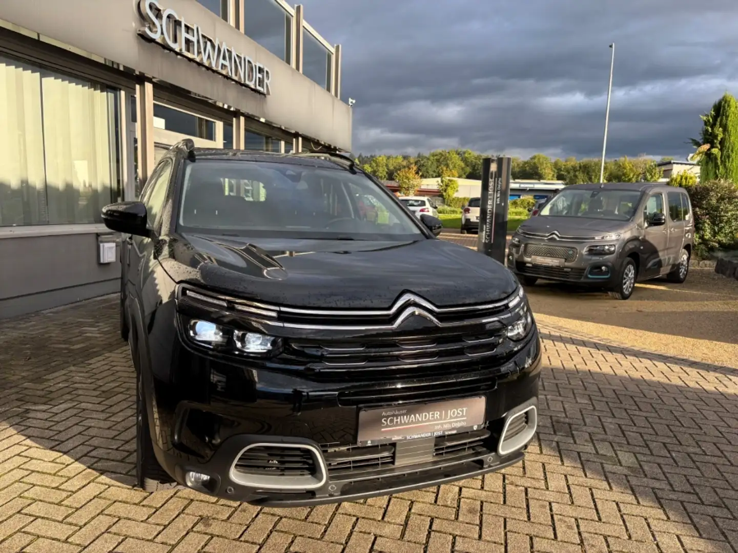 Citroen C5 Aircross Shine 2.0 BlueHDi 180 EU6d-T Schwarz - 1