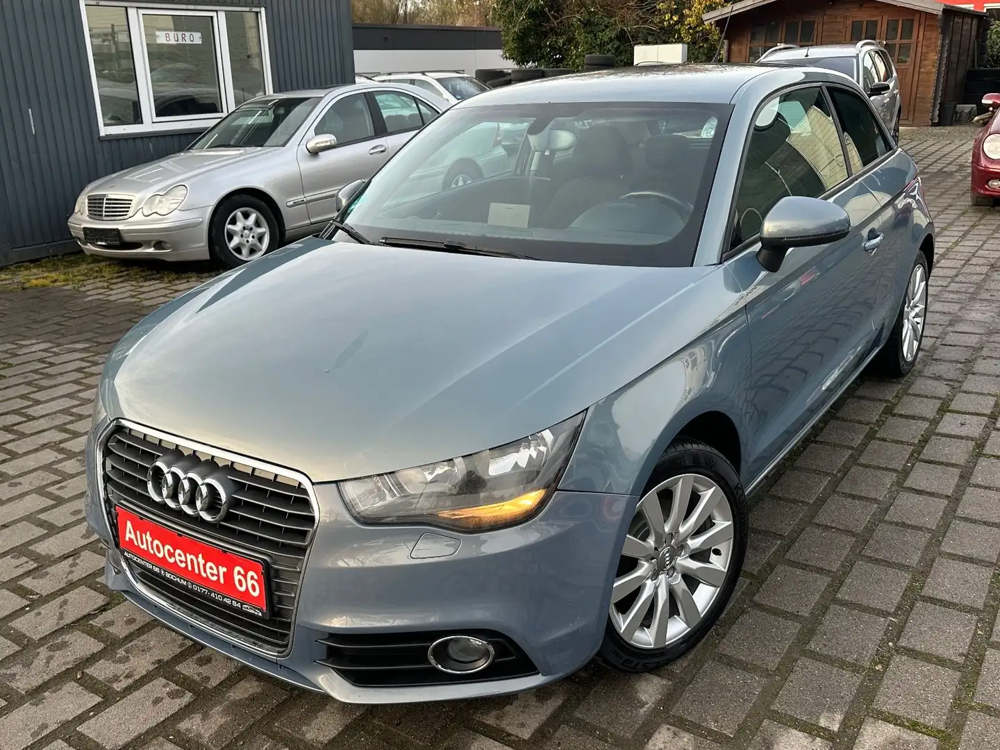 Audi A1 1.6 TDI attraction*NAVI*PDC*TEMPO*TÜVNEU*SHZ Bleu - 1
