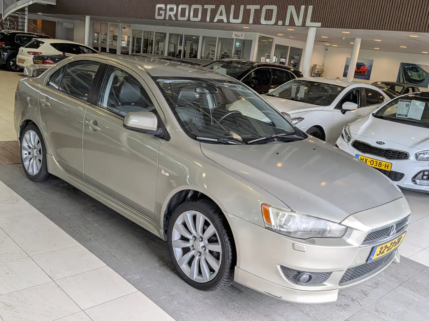 Mitsubishi Lancer Sports Sedan 1.8 Instyle Automaat Airco, Cruise Co Beige - 1