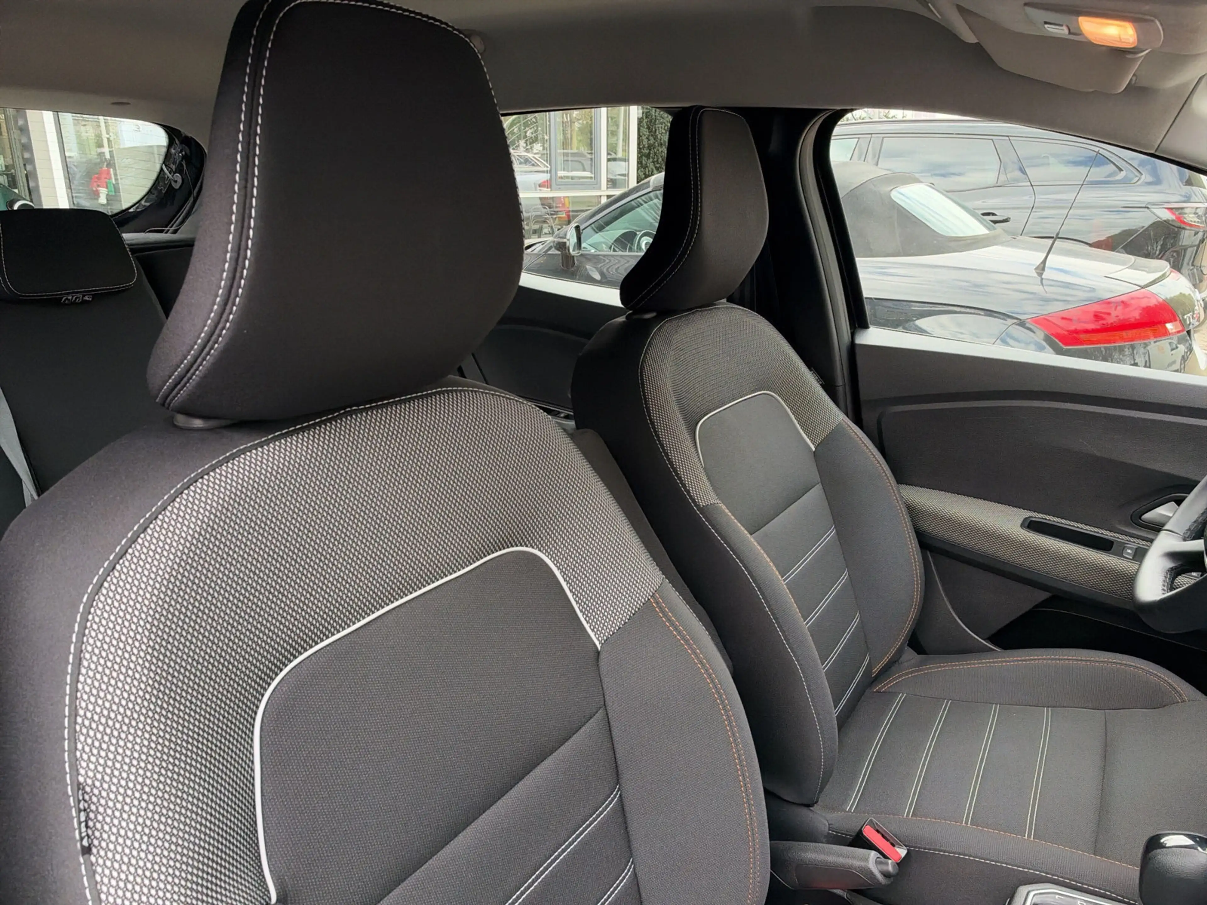 Dacia Sandero Stepway Expression TCe 90 CVT PDC Klima — photo 13