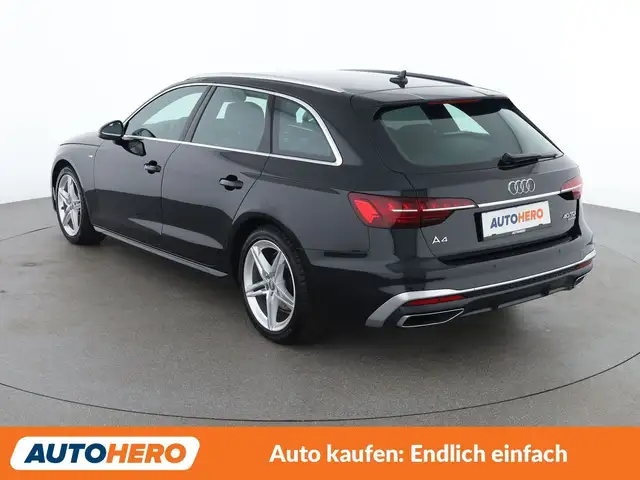 Audi A4 view 4