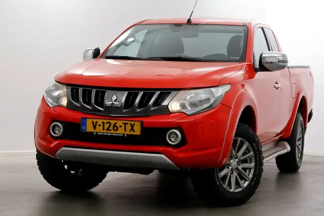 Mitsubishi L200 2.4 DI-D 180pk Club Cab Intense 4x4 High/Low Geari