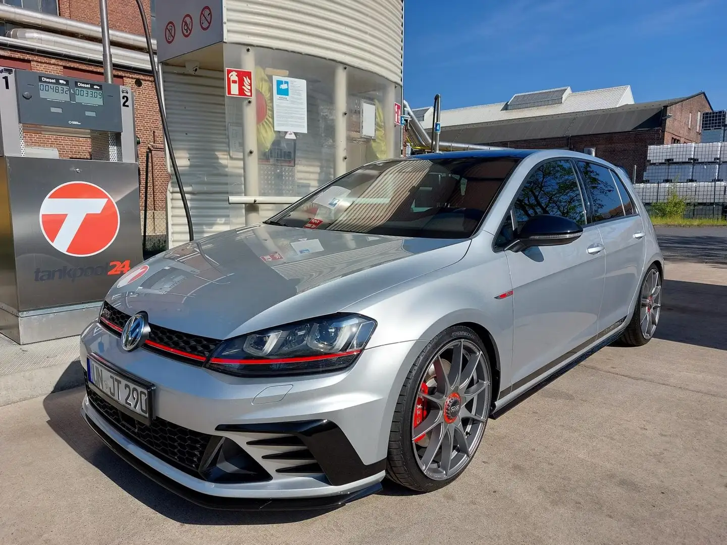 Volkswagen Golf GTI VII+Clubsport+ACC+NaviPro+DAB+DCC+Keyless+Pano+DSG Silber - 2