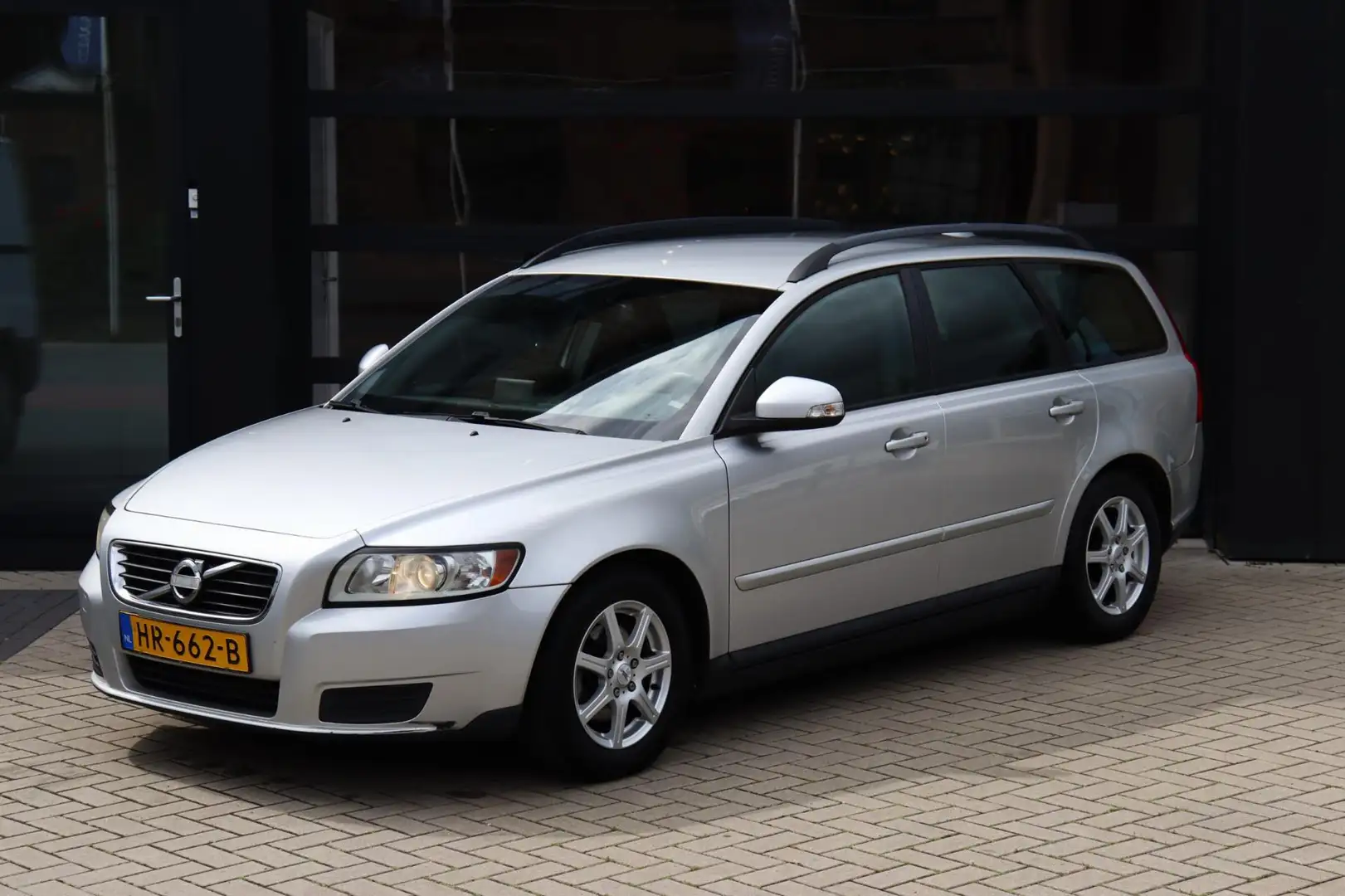 Volvo V50 1.6D S/S Momentum | Eerste Eigenaar | BTW Auto | N Сірий - 1