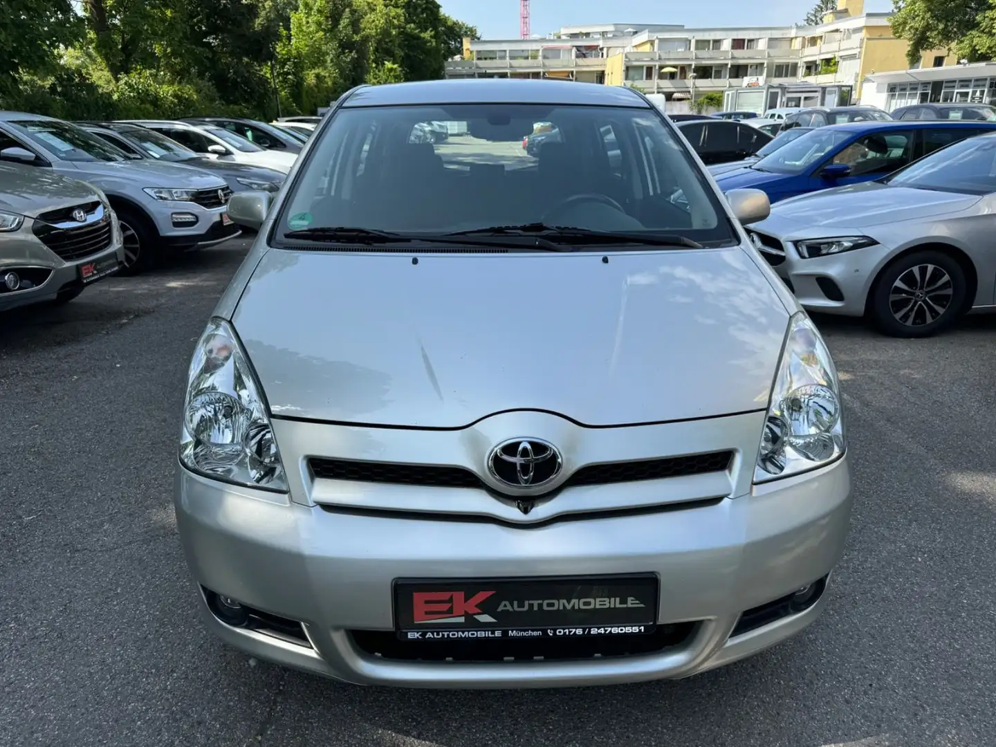 Toyota Corolla Verso 1.8 Executive Aut Navi 7 Sitz Kame Argent - 2