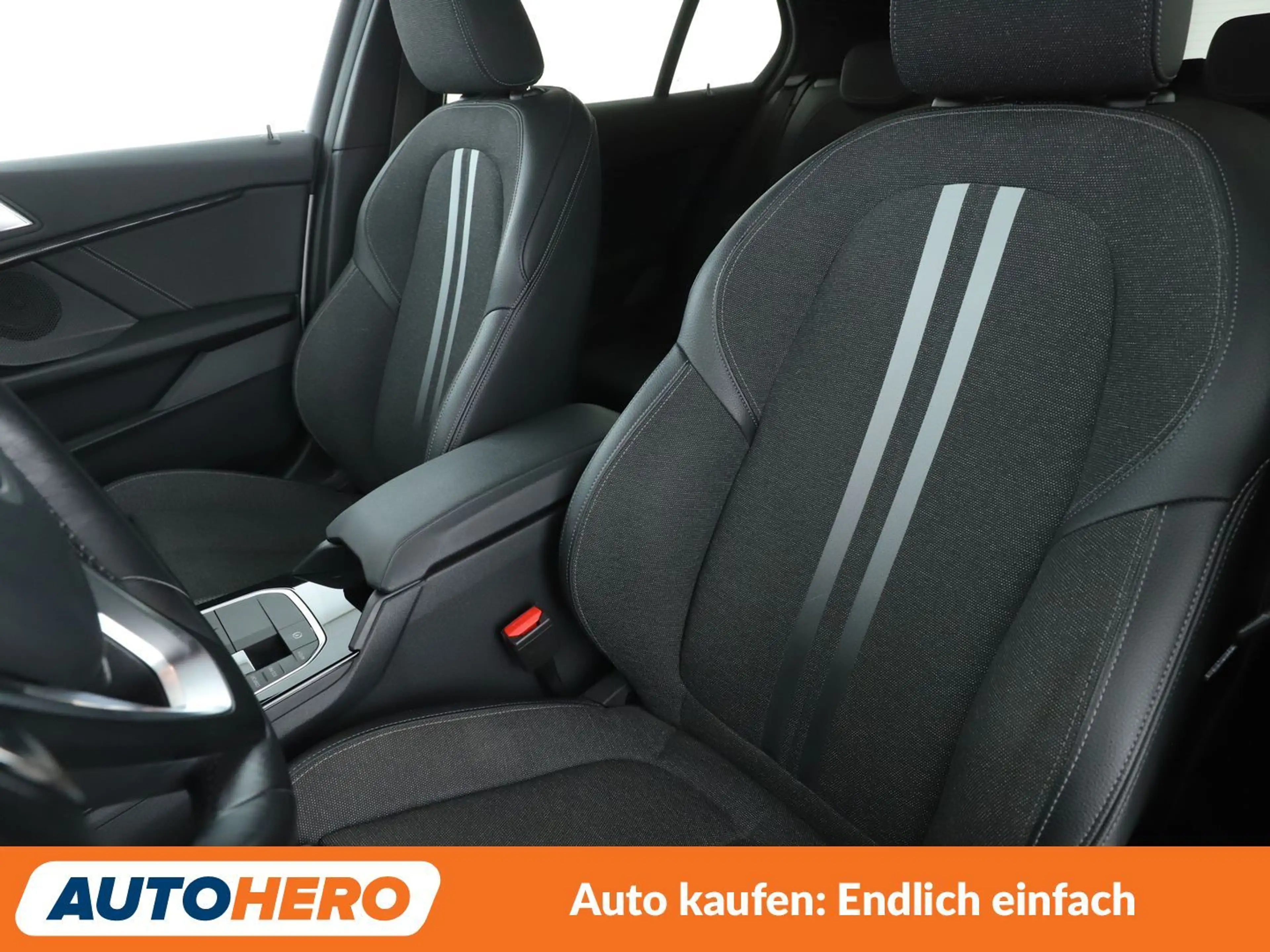 BMW 118 118i Sport Line Aut.*NAVI*TEMPO*LED*CAM*SHZ*PDC* — photo 10