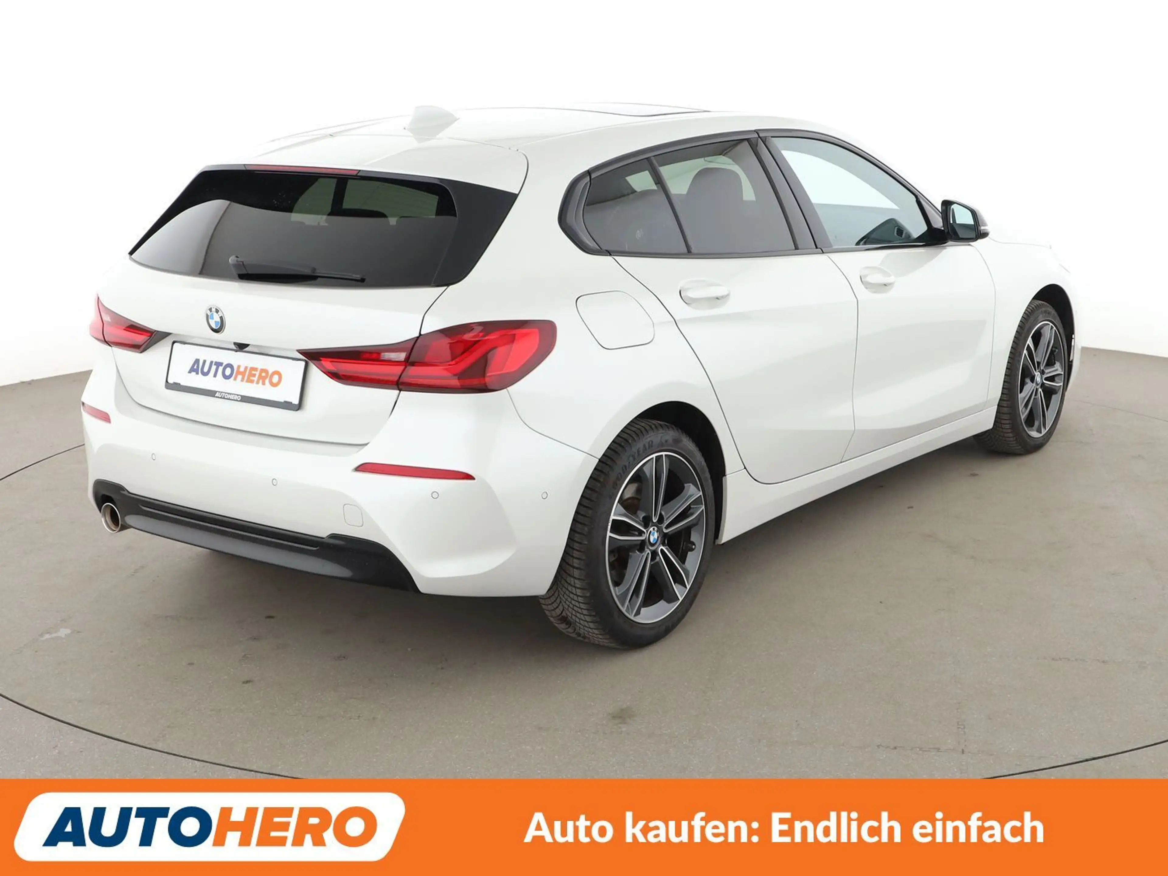BMW 118 118i Sport Line Aut.*NAVI*TEMPO*LED*CAM*SHZ*PDC* — photo 6
