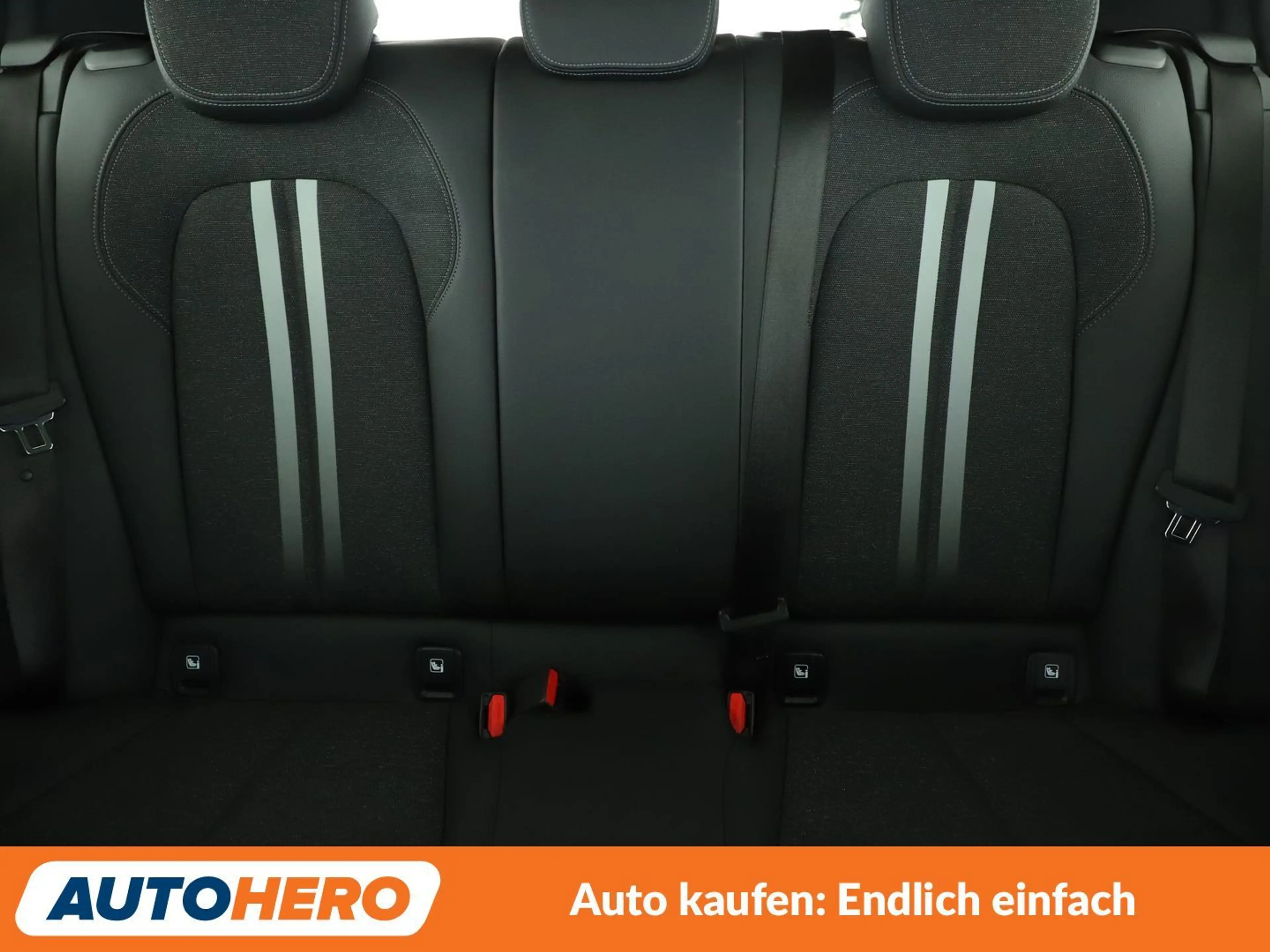 BMW 118 118i Sport Line Aut.*NAVI*TEMPO*LED*CAM*SHZ*PDC* — photo 15