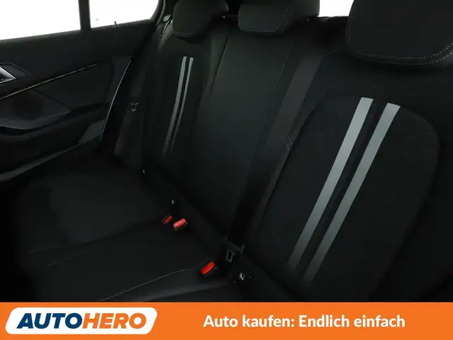 BMW 1 Series view 14