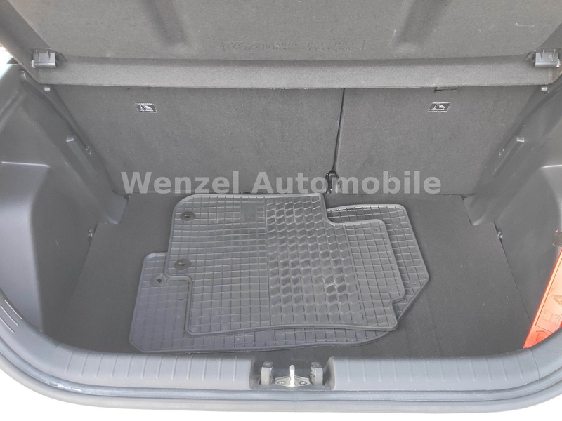 Hyundai i20 *CARPLAY*PDC*KAM*SITZHZG.*LENKRADHZG* — photo 8