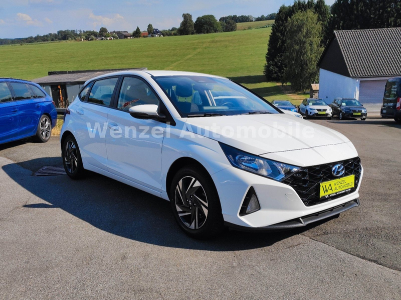 Hyundai i20 *CARPLAY*PDC*KAM*SITZHZG.*LENKRADHZG*