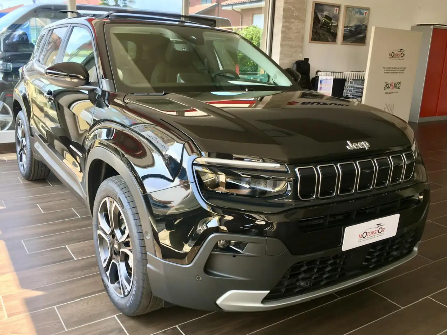 Jeep Avenger 1.2 AT6 MHEV Summit + Navi + Tetto Negro - 1
