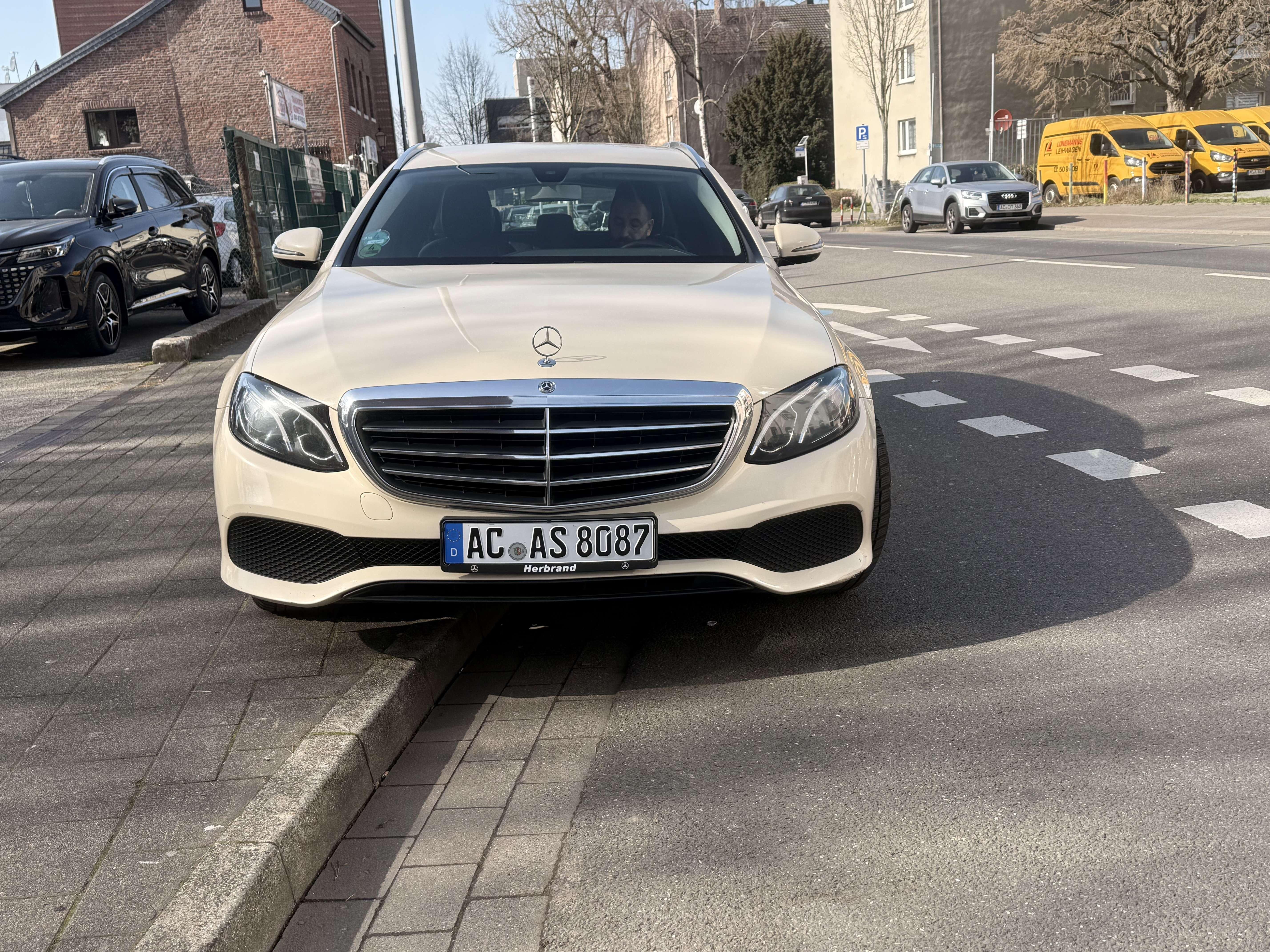 Second hand Mercedes Benz E-Class 