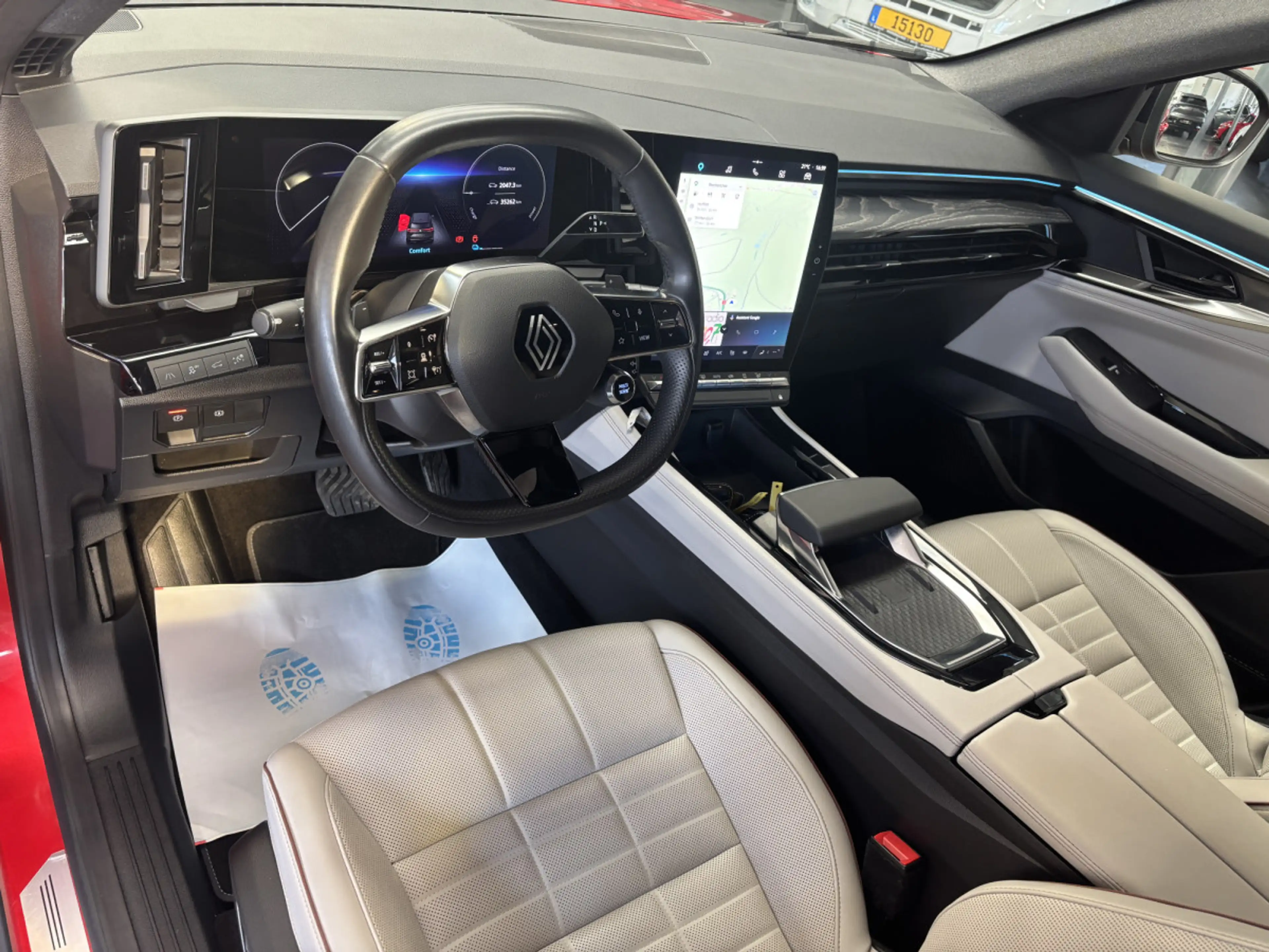 Renault Espace 1.2 E-Tech Iconic Full Hybrid 4 Control — photo 10