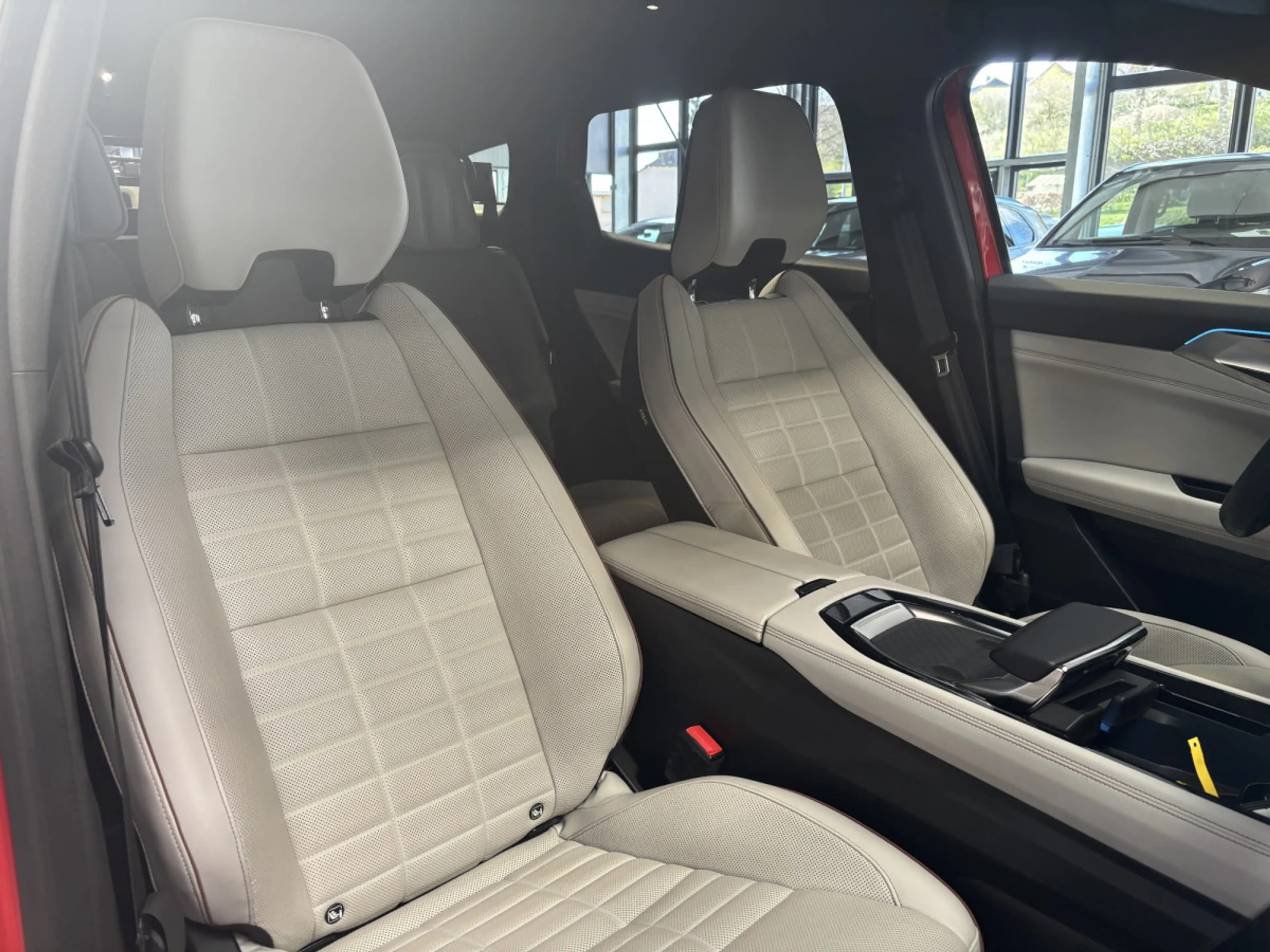 Renault Espace 1.2 E-Tech Iconic Full Hybrid 4 Control — photo 12