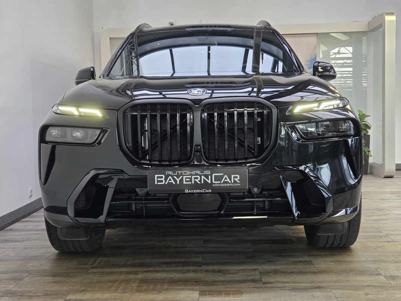 BMW X7 xDr40d M Sport Pro B&W Standheizung Exklusiv — photo 2