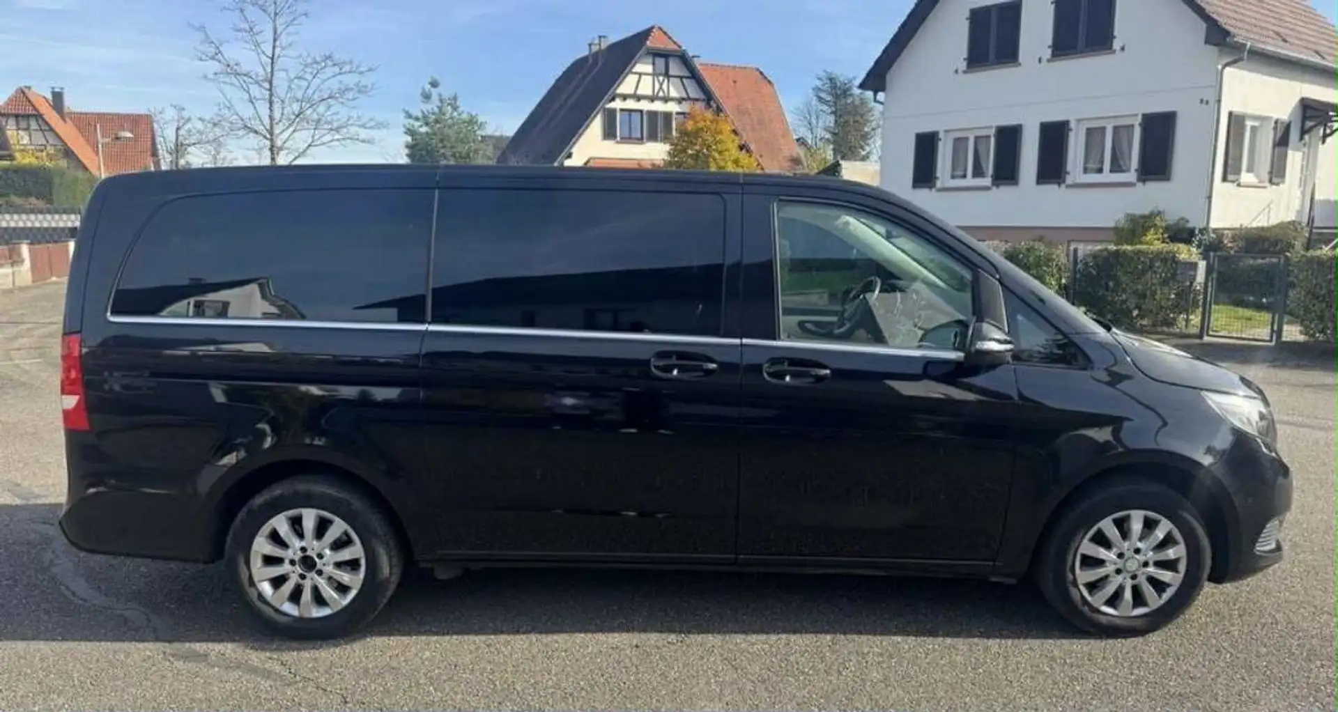 Mercedes-Benz V 200 V 200/220 CDI/d, 250 CDI/BT/d AVANTGARDE lang (447 Schwarz - 2