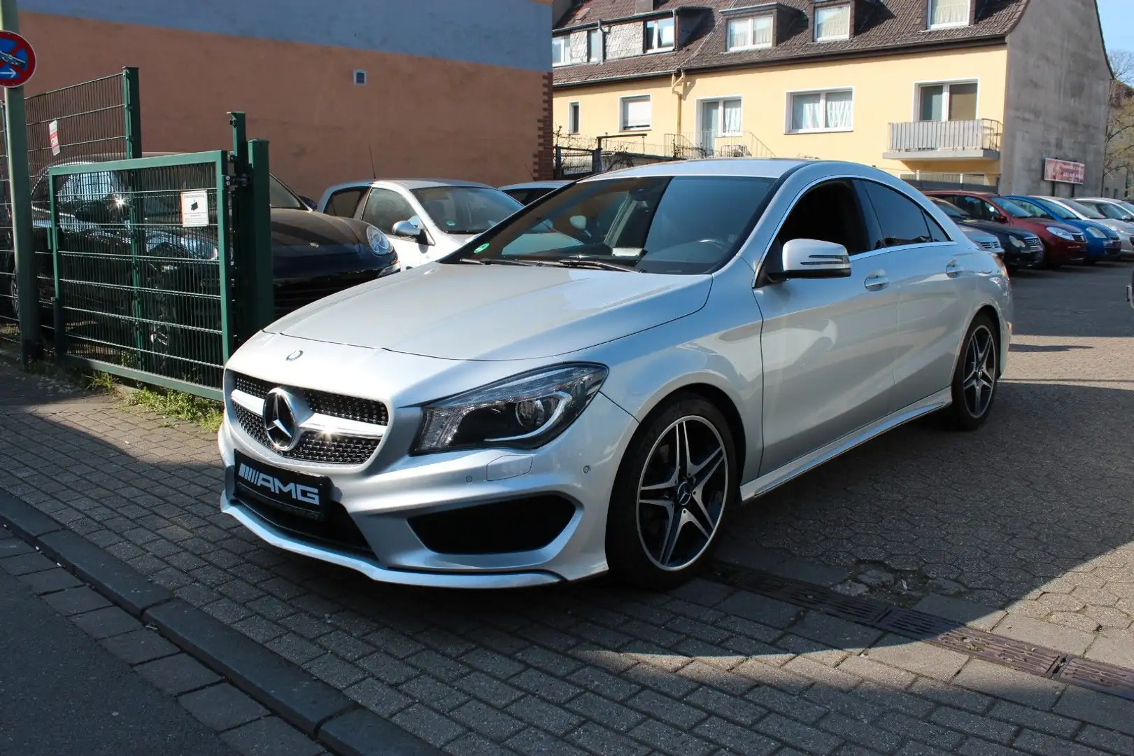 Mercedes-Benz CLA 180 AMG-Line/LED/Leder/Navi/Temp./PDC V+H Ezüst - 1