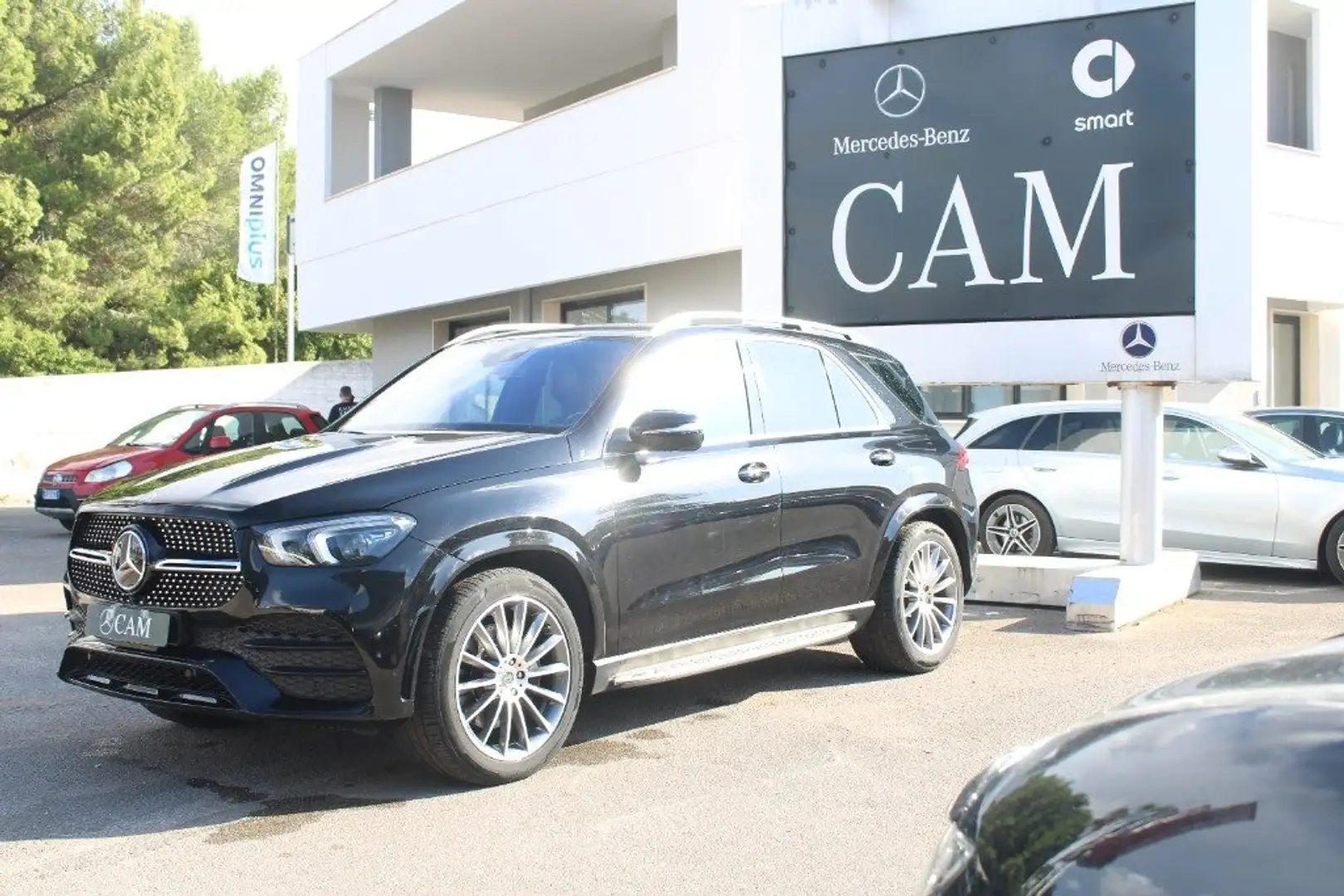 Mercedes-Benz GLE 300 d 4Matic Premium Plus Schwarz - 2