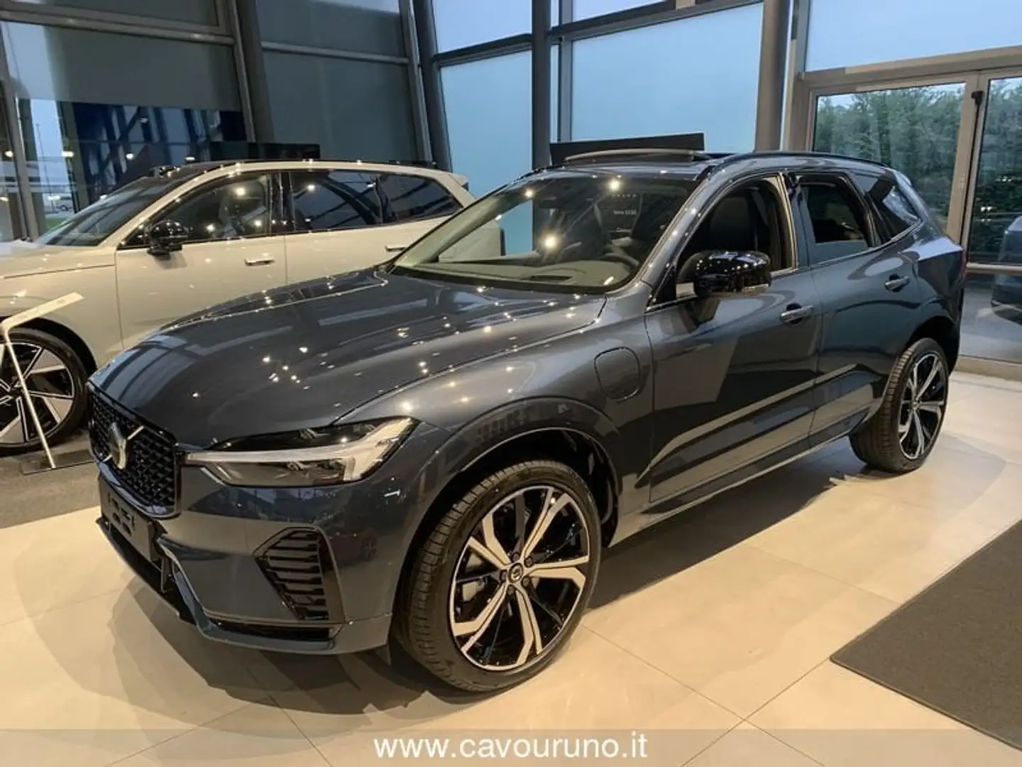 Volvo XC60 T6 Plug-in hybrid AWD automatico Ultra Dark Modrá - 1