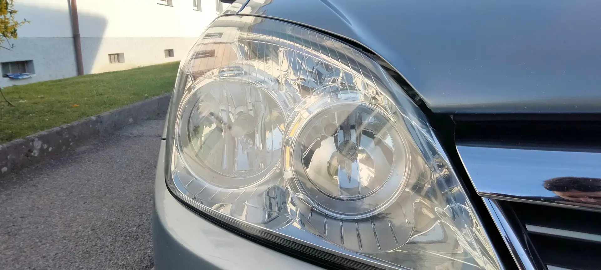 Opel Astra Astra 1,3 CDTI Silber - 2