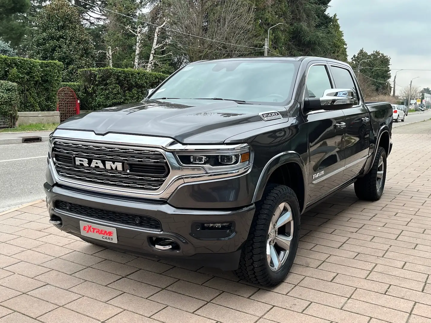 Dodge RAM 1500 LIMITED eTorque Special Pronta Consegna Gris - 1