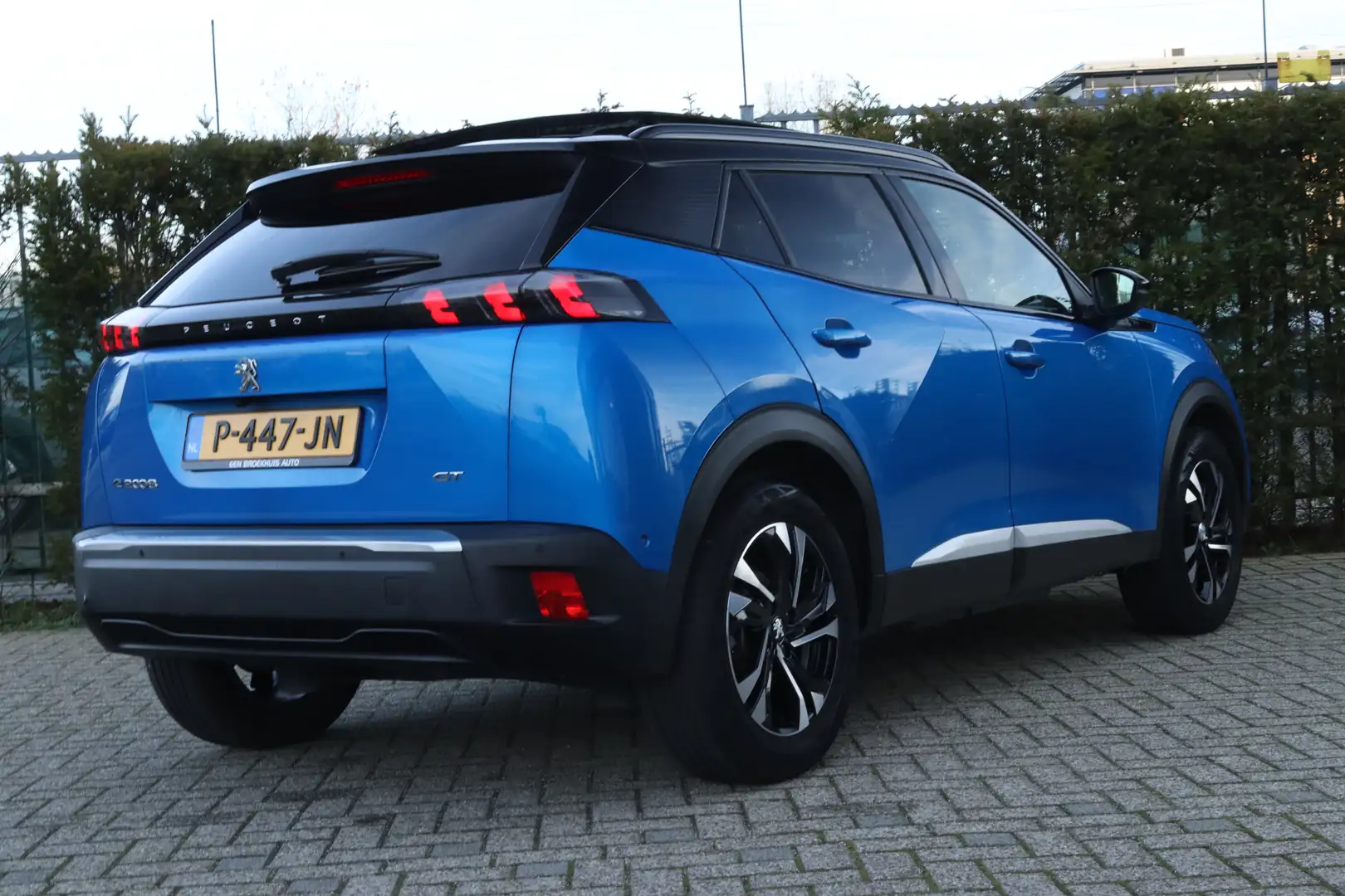 Peugeot e-2008 EV GT 50 kWh | Adapt. Cruise | Schuif/kantel dak | Bleu - 2