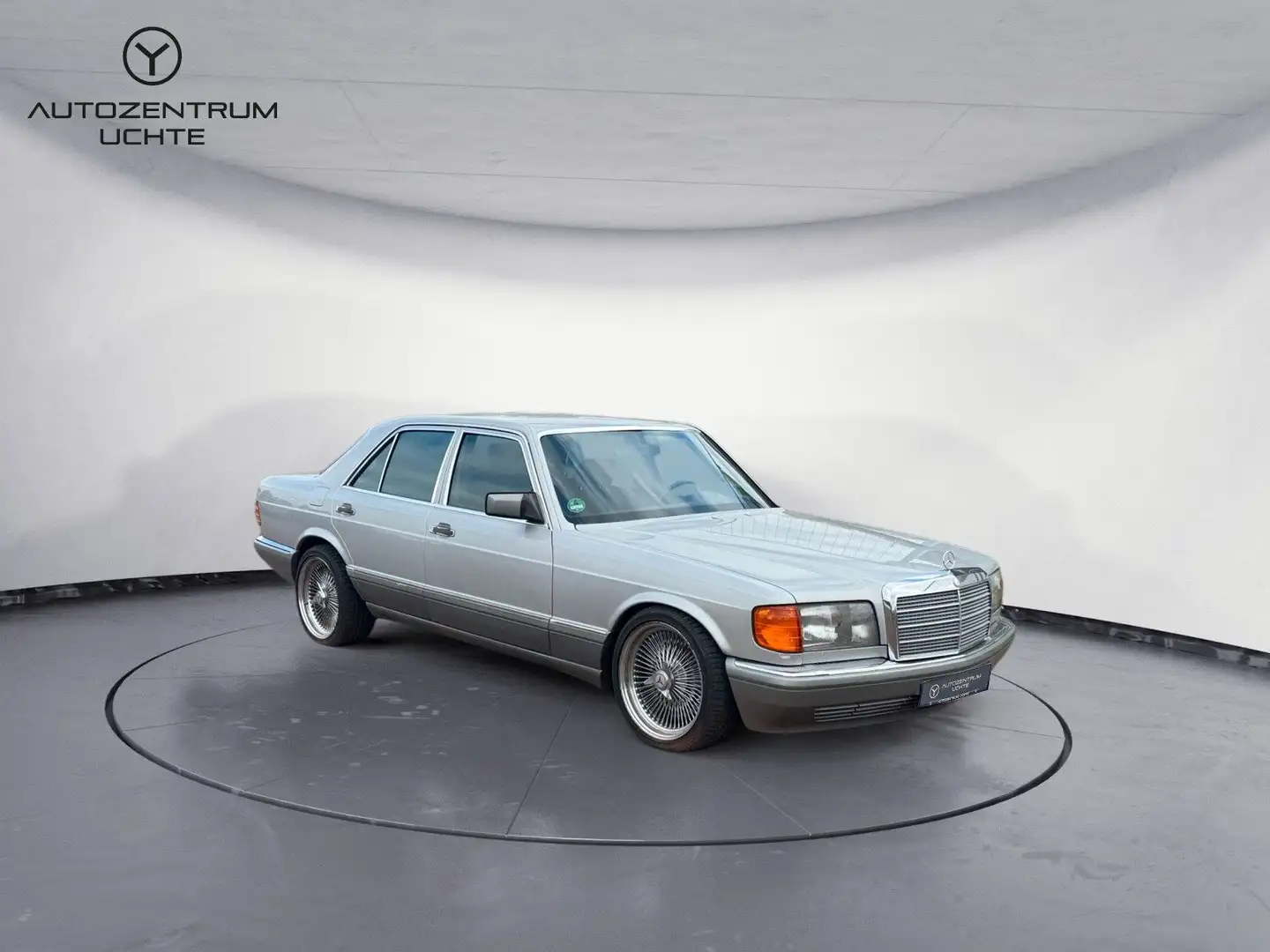 Mercedes-Benz 300 SE w126 Silber - 1