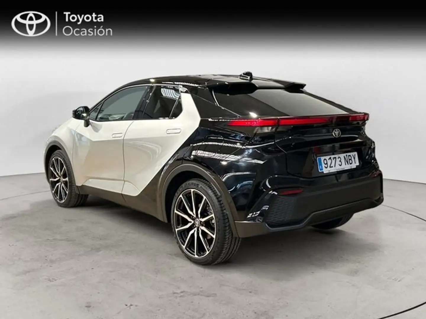 Toyota C-HR GR SPORT Edition Plug-in Hybrid 220 Plateado - 2