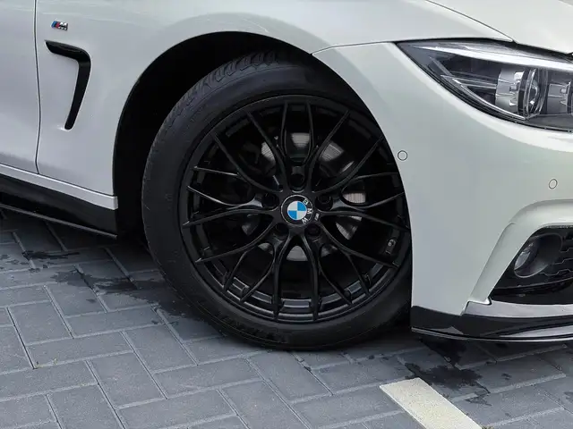 BMW 4 Series view 10
