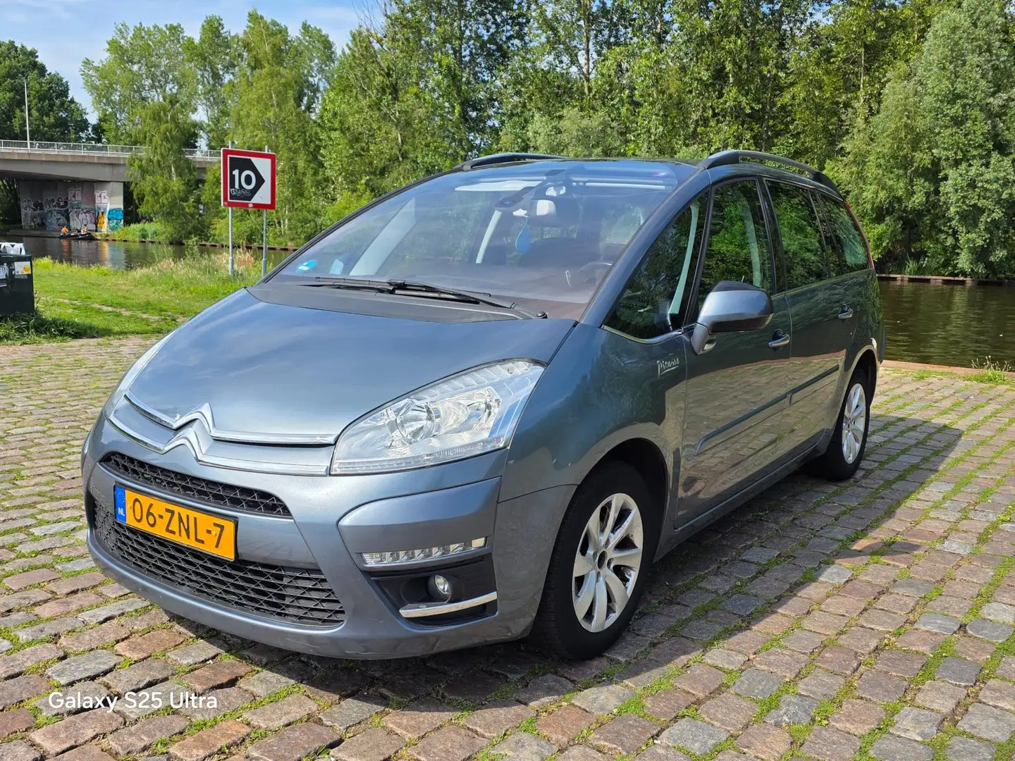 Citroen Grand C4 Picasso 1.6 THP Selection EGS 7personen Automaat airco cru Gris - 2