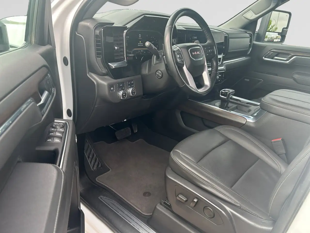 GMC Sierra 1500 снимка GMC Sierra 1500