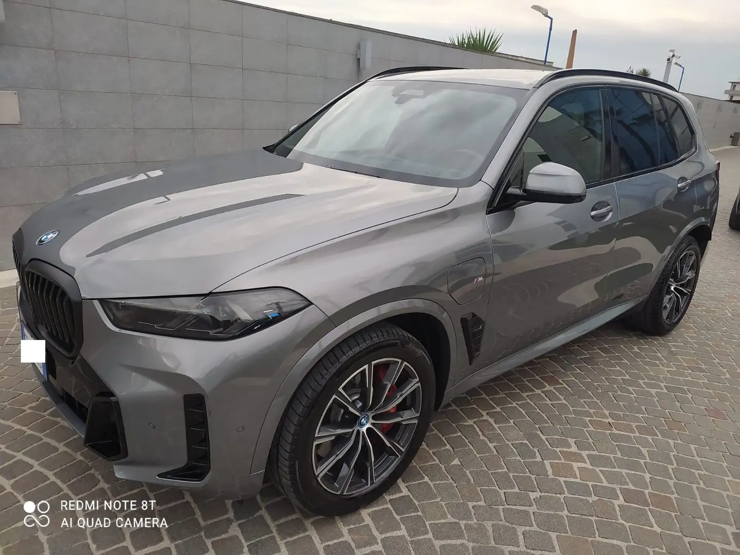 BMW X5 X5 G05 LCI 2023 xdrive50e MSport auto Grigio - 2