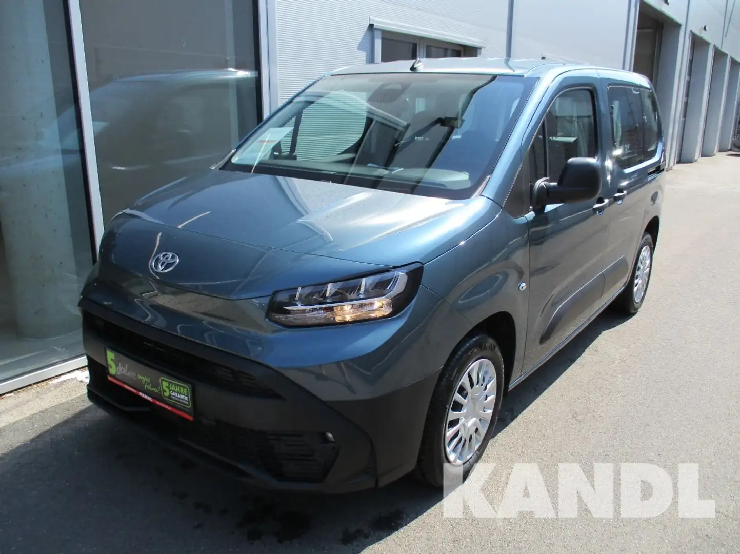 Toyota Proace City Verso 1.2 L1 Shuttle LED+Navi+PDC Blau - 1