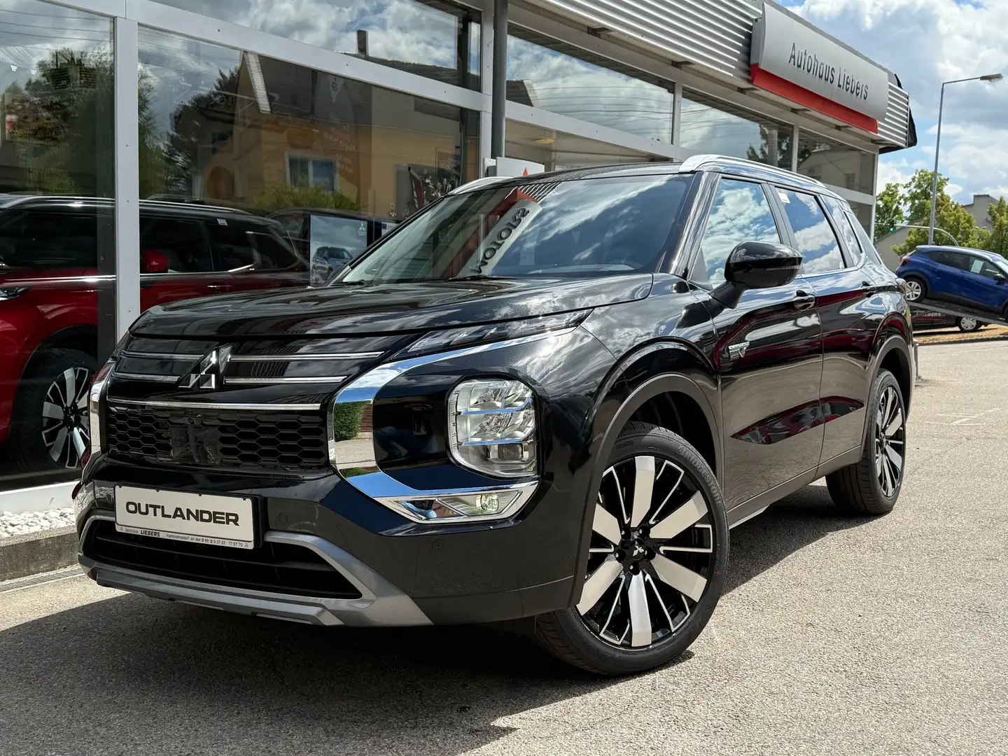 Mitsubishi Outlander 2.4 4WD Plug-In Hybrid Intro Edition #HUD+LED+BSW# Schwarz - 1