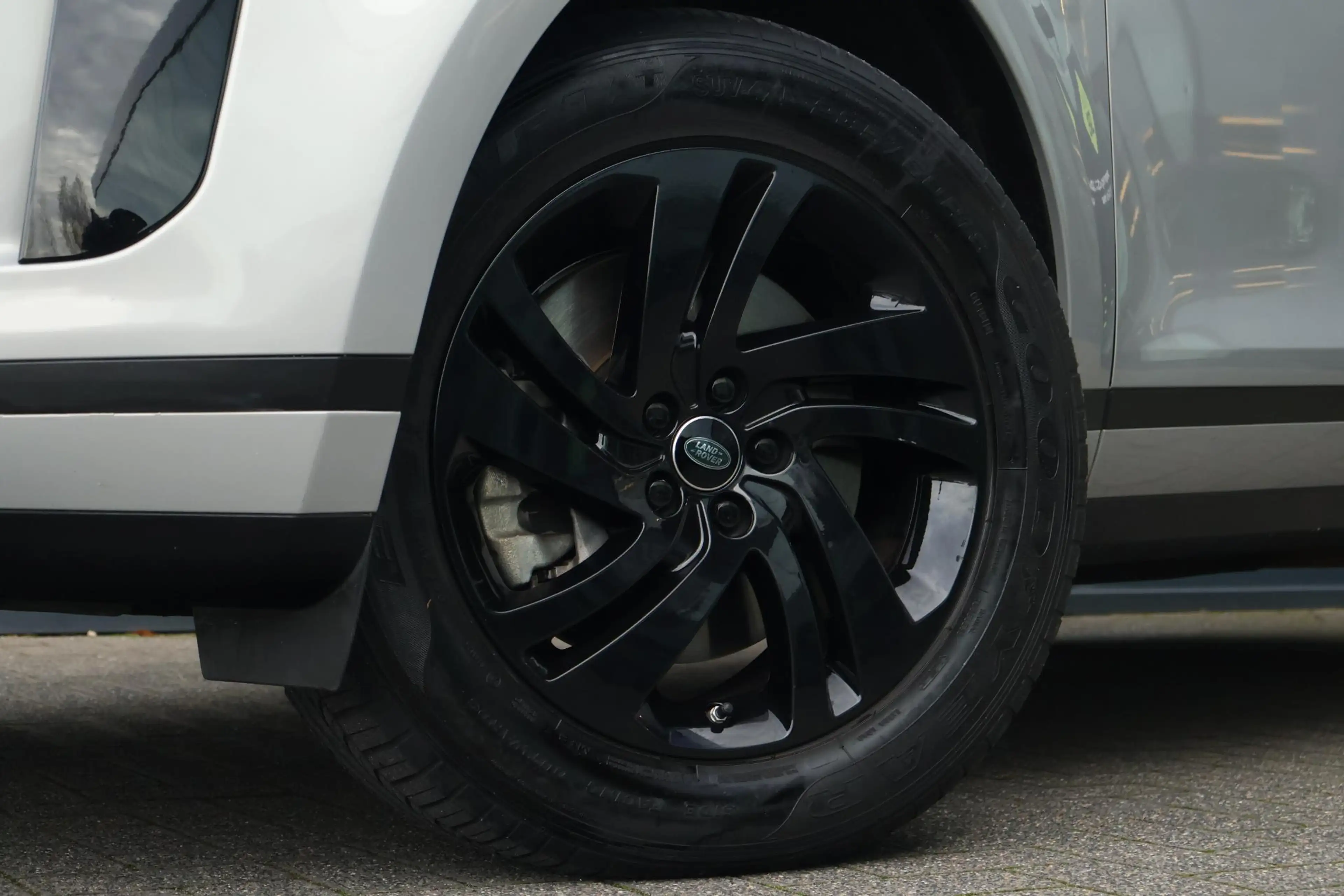 Land Rover Range Rover Evoque 1.5 P300e AWD R-Dynamic / DAB / Camera / Carplay — photo 4
