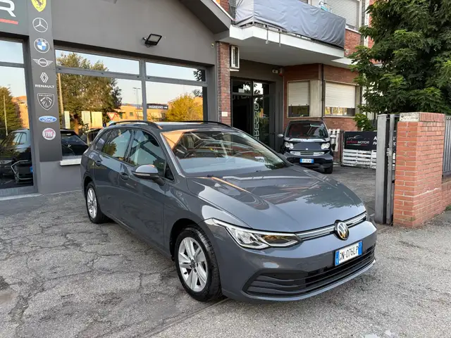 Volkswagen Golf view 3