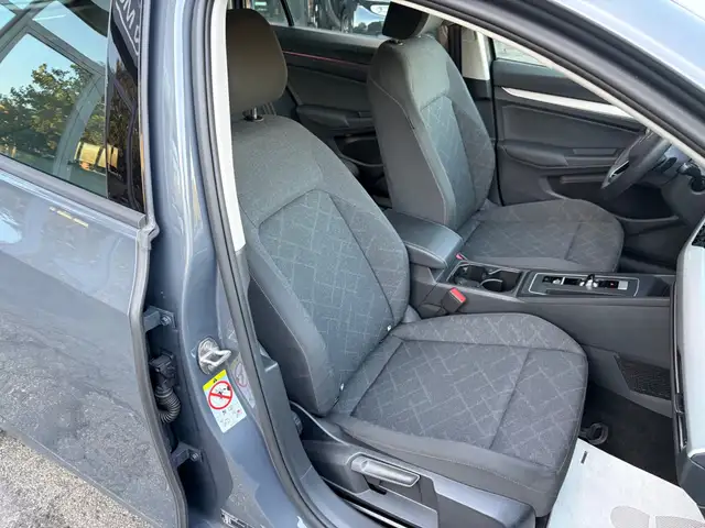 Volkswagen Golf view 12