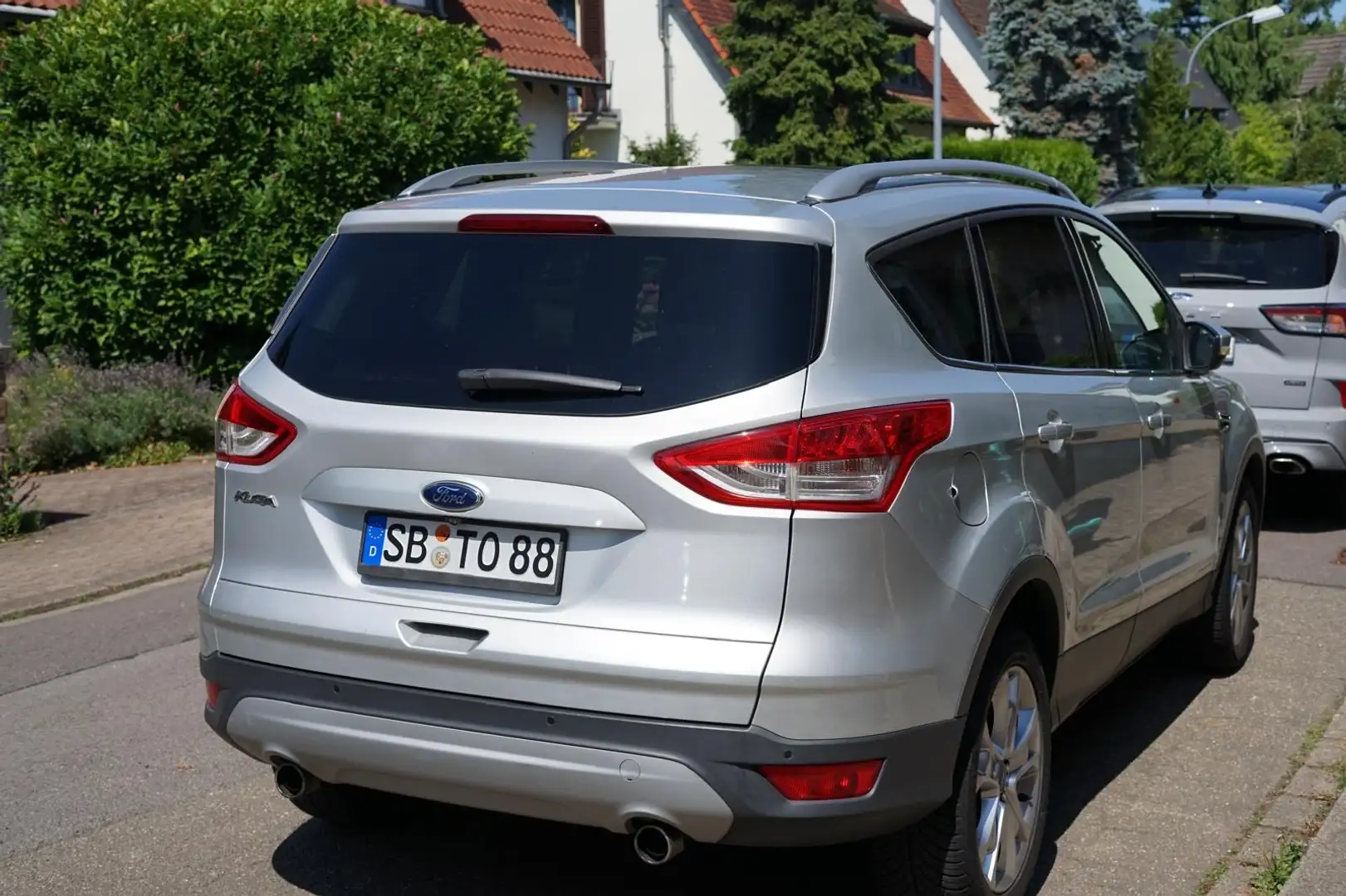 Ford Kuga 2.0 TDCi 4x4 Aut. Titanium - 2