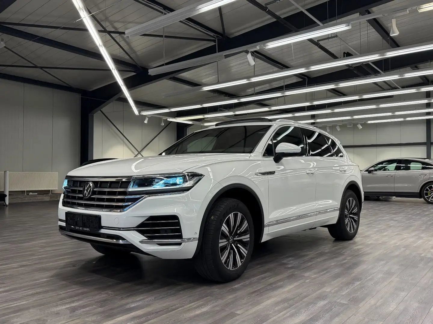 Volkswagen Touareg Atmosphere 4Mot eHybr Pano Virtual ACC Weiß - 1