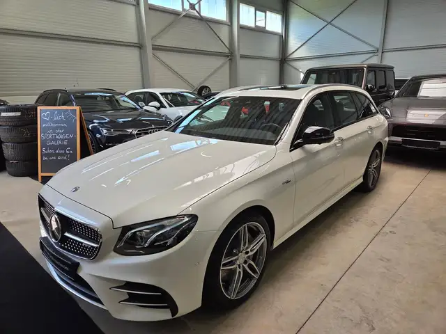 Mercedes-Benz E Class main image