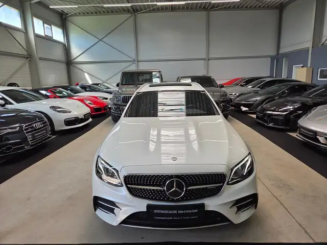Mercedes-Benz E Class view 4