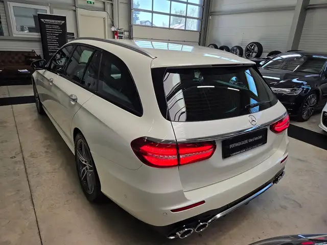 Mercedes-Benz E Class view 13